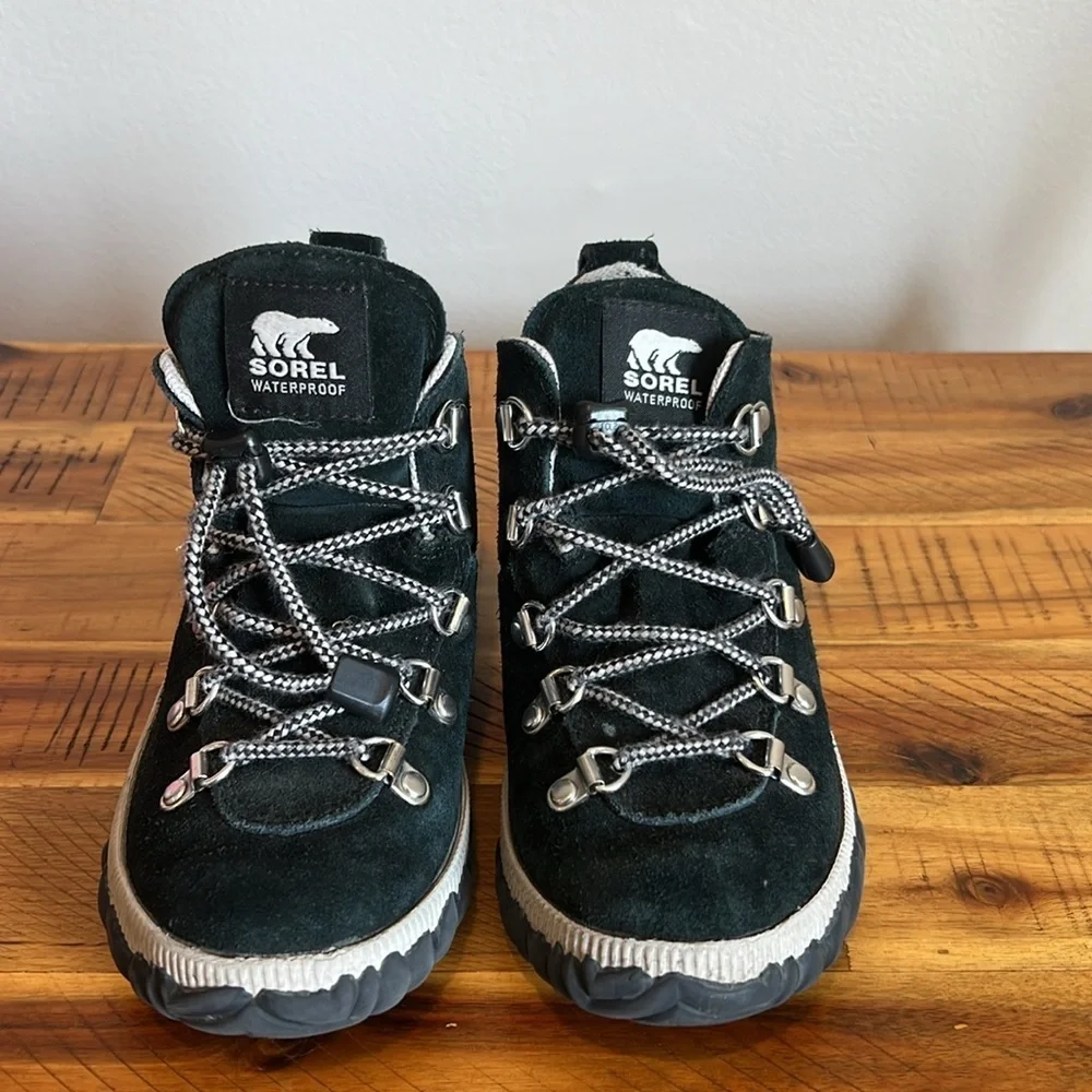 Sorel Out N About Conqest Boots Lace Up Waterproof Suede